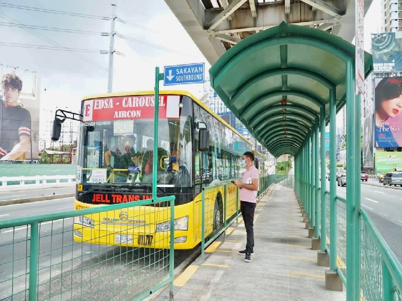 PHOTO: EDSA Busway waiting shed FOR STORY: EDSA Busway commuters prayoridad sa EDSA rebuild – DOTr